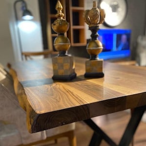 Noyer noir massif, Table sur mesure, Table de cuisine, Table à manger Live Edge, Table basse Live edge, Table industrielle, Table Live edge en noyer,