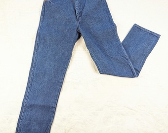 Vintage Wrangler Jeans from the 1980s, Straight Leg, Dark Wash, Size Medium