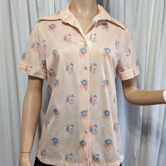 Vintage Floral Pastel Shirt from the 1970s, Butto… - image 1