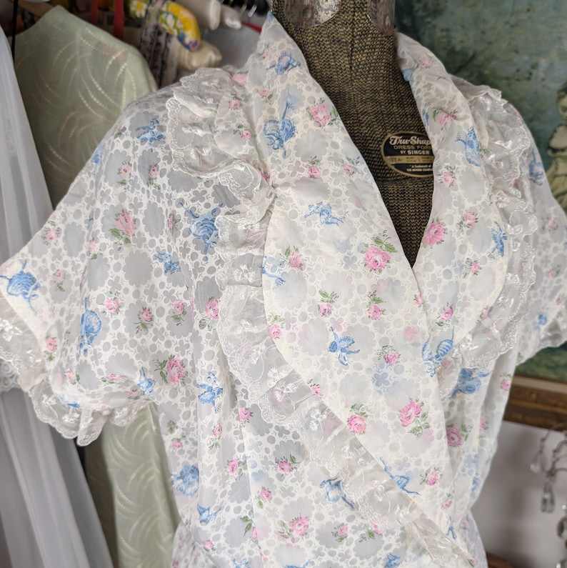 1940s Floral Dressing Gown by Sally Linn of Hollywood | S/M