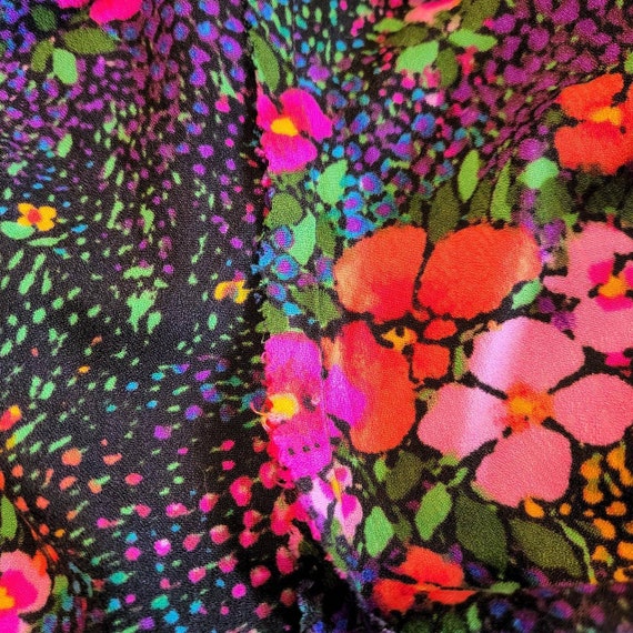 Vintage Neon Floral Shirt from the 1970s Button D… - image 4