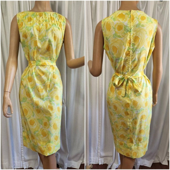 Vintage Yellow Dress from the 1960s, Rose Print, … - image 1