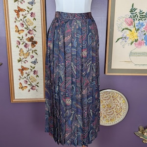 Vintage Pleated Paisley Skirt by Pendleton from the 1980s / Size 8