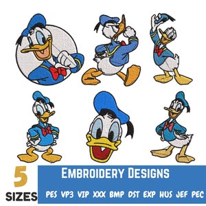 Könnte beinhalten: Fünf Stickmuster von Donald Duck in verschiedenen Posen. Die Designs sind in verschiedenen Größen und Formaten erhältlich, darunter PES, VP3, VIP, XXX, BMP, DST, EXP, HUS, JEF und PEC.