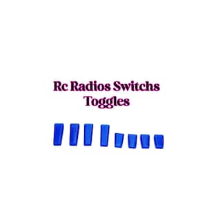 Op de afbeelding: Een set van tien blauwe plastic schakelaars voor RC-radios. De schakelaars zijn gerangschikt in een rij van groot naar klein.