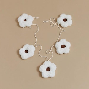 Daisy Garland – Floral Decorative Garland, Nursery Room Decor, Natural Colors, Boho Baby Room Decoration