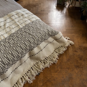 Berber Moroccan jacquard blanket, warm bed cover, bed throw, artisanal, handmade plaid, 100% wool - 190x250 - Gray