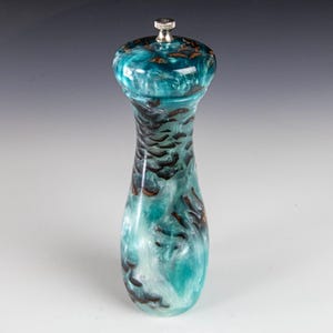 Pepper, Mill, Grinder, Peppermill, Wooden, Handmade, Pinecone, Green, and White, Resin