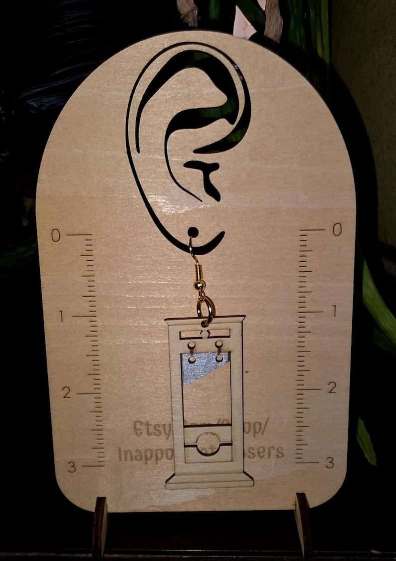 Earrings with Guillotine