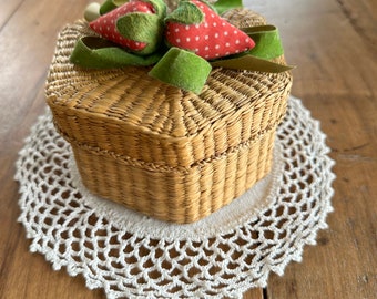 Vintage Woven Grass Basket, Strawberries on Lid, Lidded, Woven Design, Handmade, 1960s