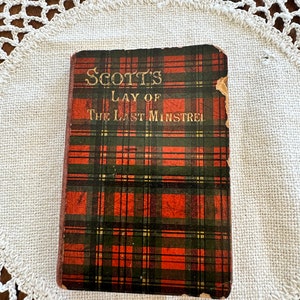 Antique Tartanware Scott’s Lay Of The Last Minstrel, Petit livre, Note manuscrite, Extérieur en bois, Bibliothèque, années 1870