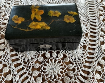 Antique Wooden Box with Dried Flowers Covered in Resin, Pressure Hinge, Lined with Decorative Paper, Lidded, 1920s