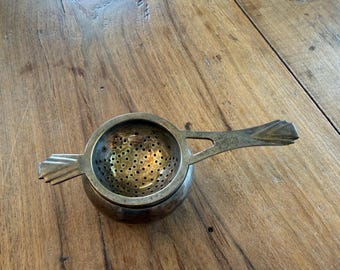 Colador de té vintage, estilo art déco, EPNS, colador y base, década de 1970.