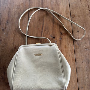 Bolso vintage Albert Nipon de piel color crema, bandolera, años 70