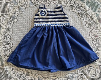 Knitted dress for girls