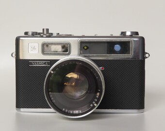 Yashica T Zoom / Kyocera T Zoom / Carl Zeiss 28-70mm F4.5-8 Vario 