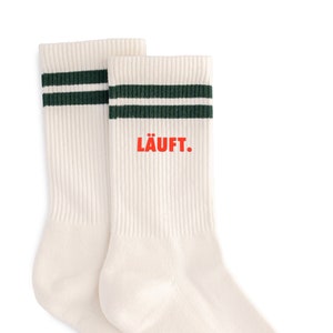 Crew Socks-personalisiert-Tennissocken-beige mit tannengrünen Streifen bedruckt Geschenk Coole Socke Socken Bio Baumwolle Bild 1