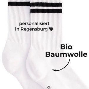Crew Socks-Personalisiert Tennissocken weiß mit schwarzen Streifen bedruckt Coole Socke Socken Geschenk Bild 2