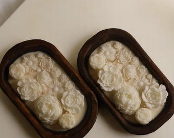 Bougie de luxe dans un bol - Bougie en cire de soja coulée à la main avec détails floraux en cire - Grande bougie décorative en bois pour la maison et les cadeaux