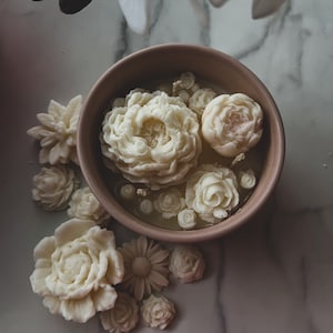 Handmade Ceramic Jar Candle - 8 oz Soy Wax, 3 Wicks Blossom, Cozy Ambiance, Perfect for Housewarming, Mother’s Day & Home Decor