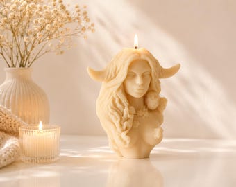 Vela de Diosa con Cuernos – Estatua de vela de soja hecha a mano, energía femenina oscura, decoración mística, regalo de bruja, escultura femenina divina