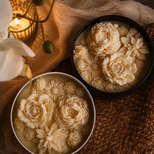 Handgemaakte bloembloesemkaars – wasbloemen in metalen container – Moederdagcadeau, kerstcadeau, verjaardagscadeau, huwelijkscadeau