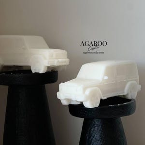 大きな車用キャンドル – 車の形の手作りソイキャンドル。彼へのユニークなギフト、車好きのインテリア、クールな棚のアクセント、誕生日や父の日のギフトに。