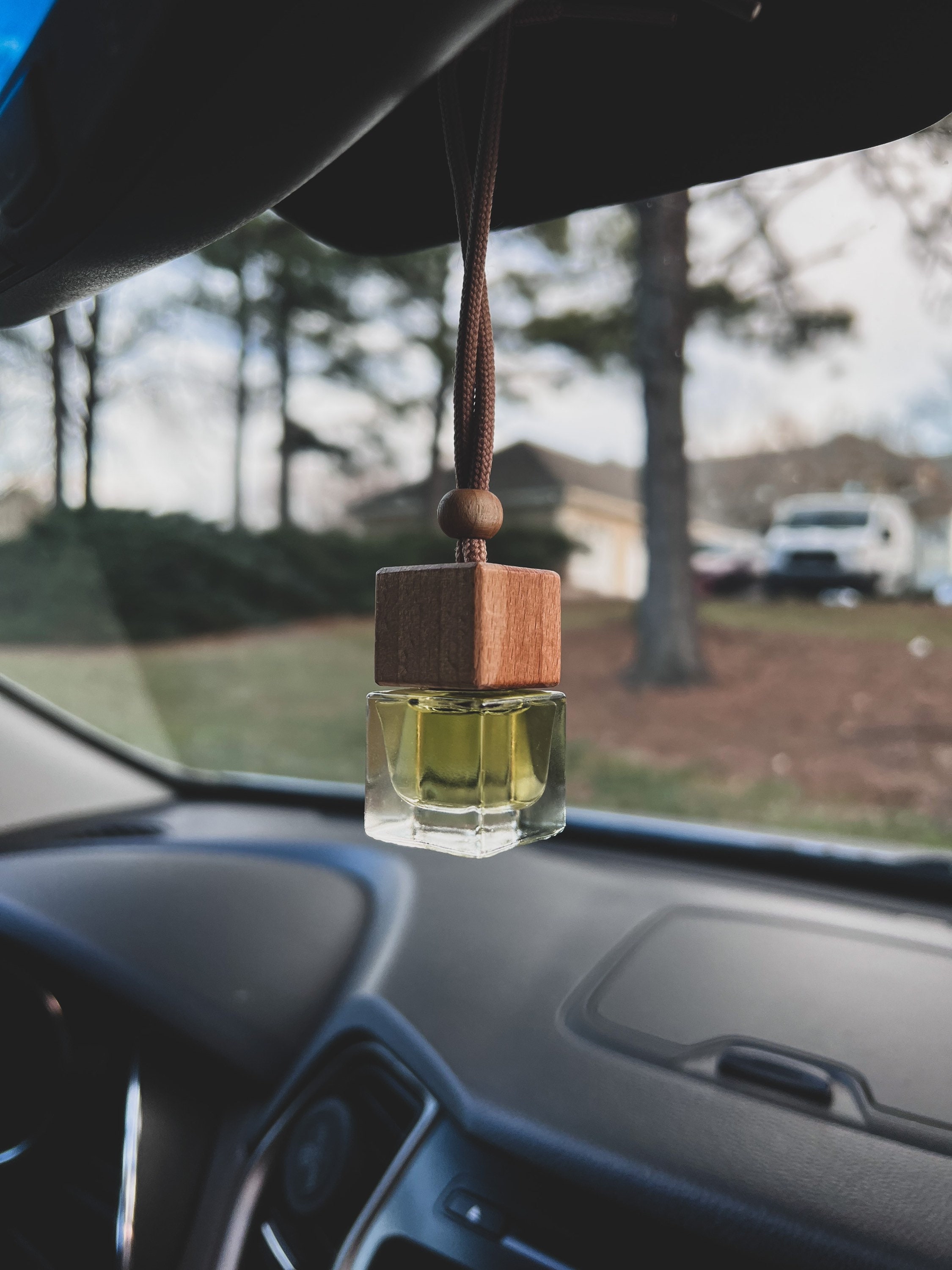 Diffuseur parfum voiture rechargeable personnalisé