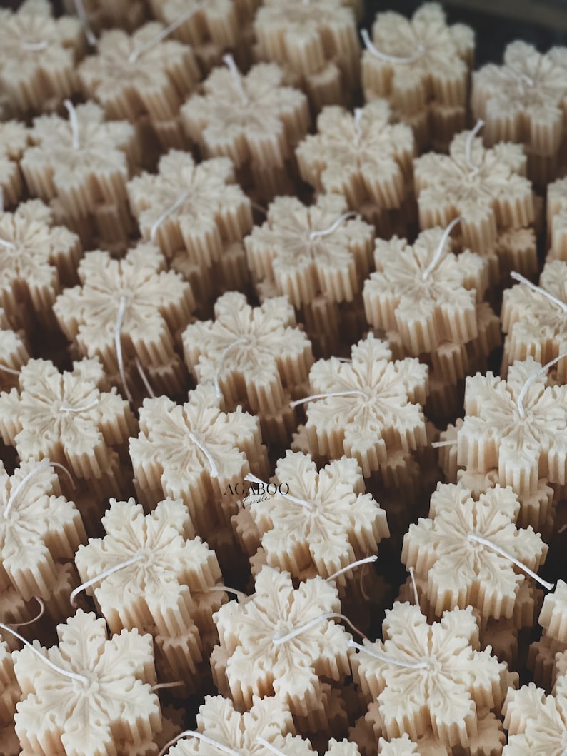 AgabooCandles Snowflake Soy Candle - Thumbnail 2