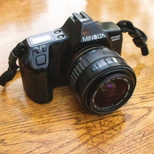 Minolta Dynax 3000i 35mm SLR Film Camera Set w/ Sigma Lenses & Flash