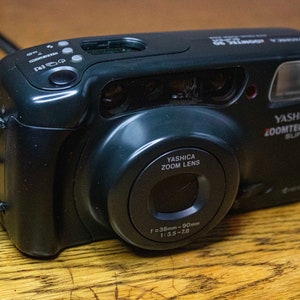 Yashica Zoomtec 90 35mm Film Camera w/ Carry Case