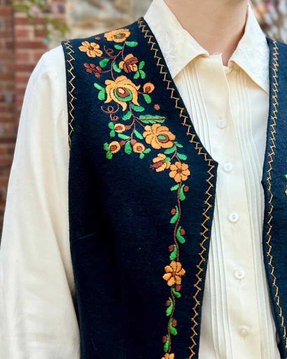 1960s Hungarian Embroidered Wool Folk Vest - image 3