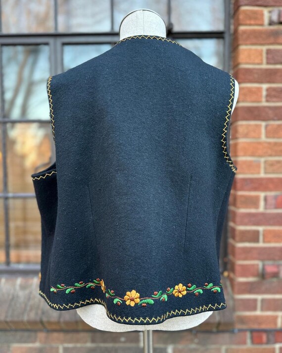 1960s Hungarian Embroidered Wool Folk Vest - image 10