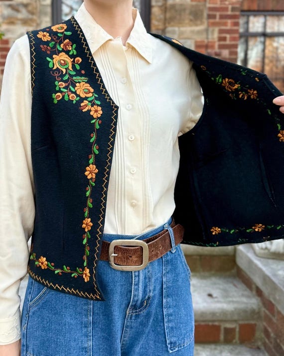 1960s Hungarian Embroidered Wool Folk Vest - image 7