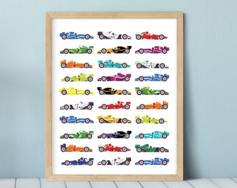 Könnte beinhalten: Ein gerahmter Druck mit einem farbenfrohen Muster aus 20 Rennwagen in verschiedenen Farben, darunter Blau, Grün, Gelb, Orange, Rot, Lila und Schwarz.