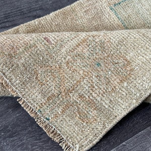 Vintage Turkish Oushak Rug: Beige Blue Neutral Small Wool Mat (1.3x2.8 Ft)