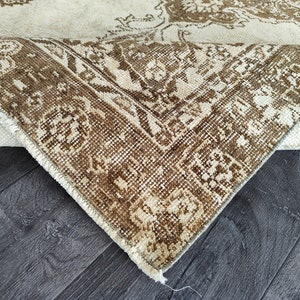 4.5x8.3 Beige Brown Oushak Rug: Vintage Turkish Wool Entry Rug