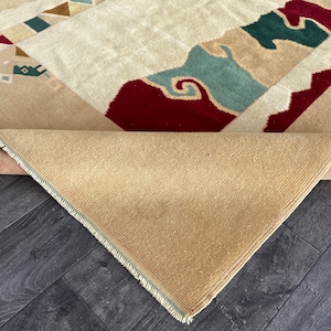 Handgefertigter Oushak Wollteppich: 150x200 Beige, Weißer & Roter Vintage türkischer Teppich