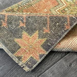 Handmade Turkish Oushak Rug: Vintage Wool Entryway Mat (1.4x3.2 Ft)