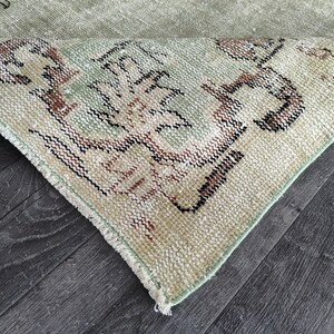 5x9 Vintage Oushak Rug: Beige, Green & Red Turkish Wool Rug