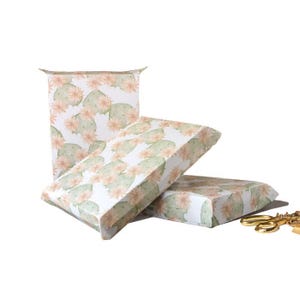 10x13 Flowering Cactus Rigid Mailer