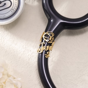 Stethoscope Personalized Name Tag with Flower|Violet Stethoscope ID Tag|Stethoscope Tulip Charm for Doctor|Gift for Nurse Graduation|RN Gift