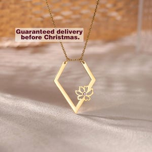 カスタムサイドウェイ誕生花リングホルダーネックレス｜幾何学的なリングキーパーペンダント｜婚約指輪キーパー誕生石ネックレス｜リングホルダージュエリー