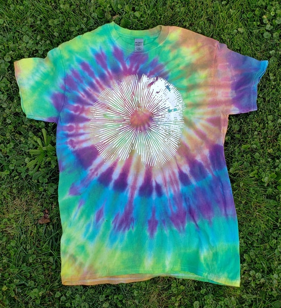 Trippy Mushroom Spore Print Tie Dye T-shirt. Hand Dyed. Size M | Etsy