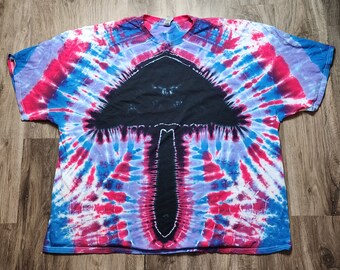 Trippy mushroom hand dyed tie dye tshirt. Size Adult 5XL