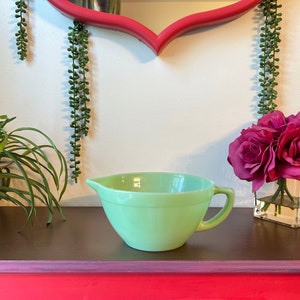 Vintage Jadeite Fire King Mixing  Bowl | Jadeite Fire King Spout Bowl with Handle | Vintage Fire King Green Milk Glass Batter Bowl