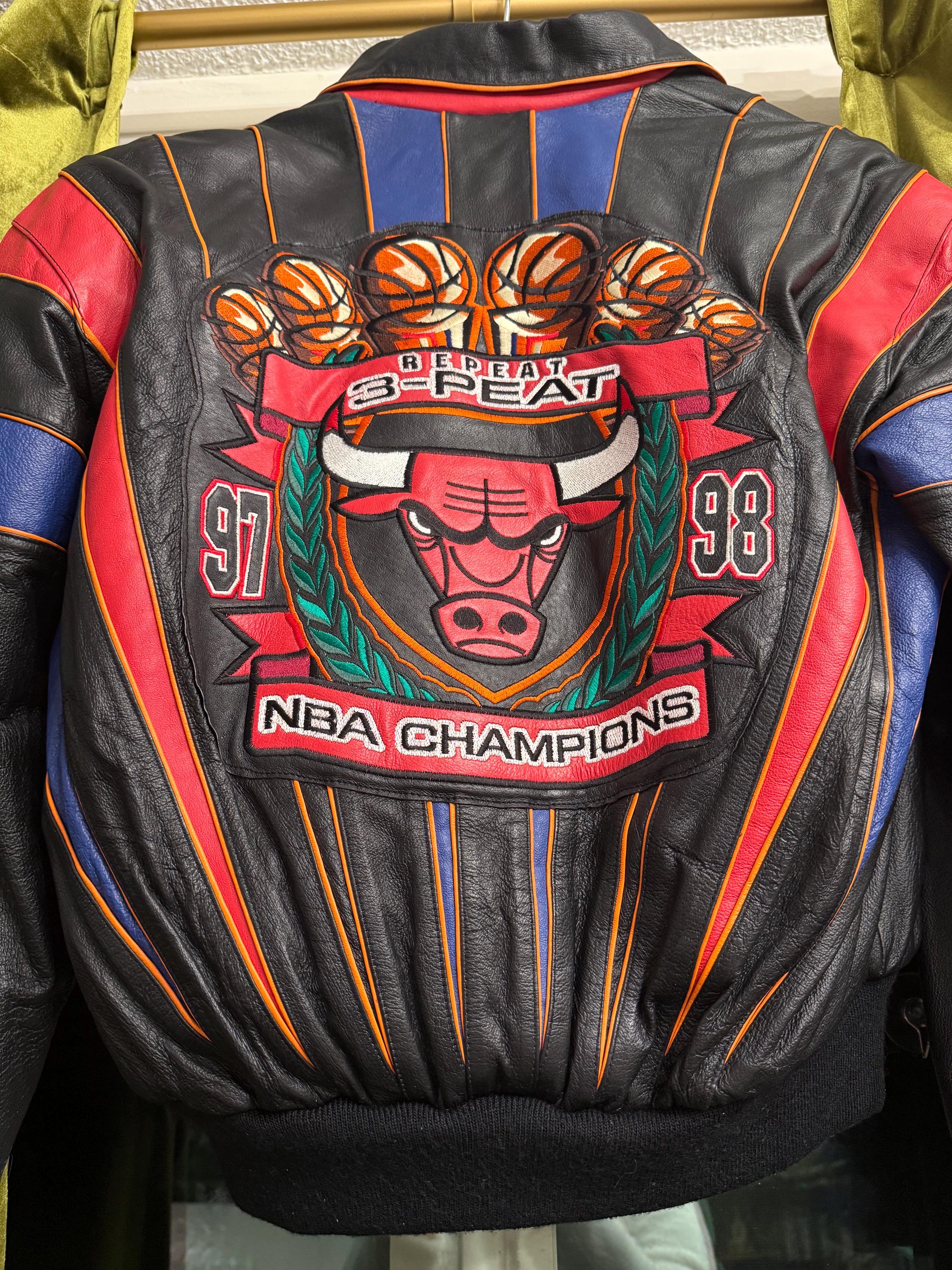 Vintage Jeff Hamilton Chicago Bulls 3peat Leather Jacket (size