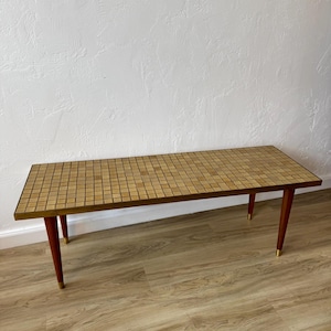 Mesa de centro de latón y azulejos Gordon + Jane Martz, años 50