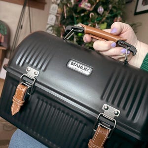 Stanley Lunch Box 9.4 Lt 10 Qt Personalized Leather  Accessory. A good gift for your bag