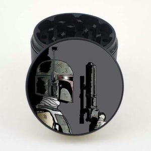 Broyeur d'herbes Boba Fett inspiré de Star Wars, broyeur d'épices en aluminium 4 couches, outil de cuisine de science-fiction, cadeau pour lui